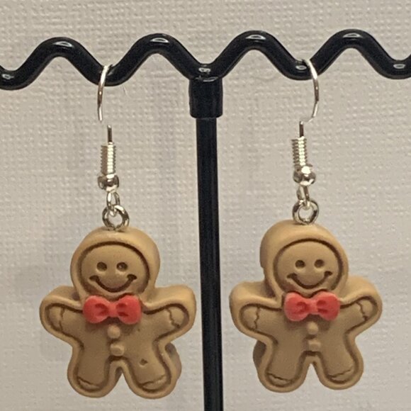 Gingerbread Man Earring, Christmas Earring, Gift Idea, Holiday Earring - Picture 4 of 4